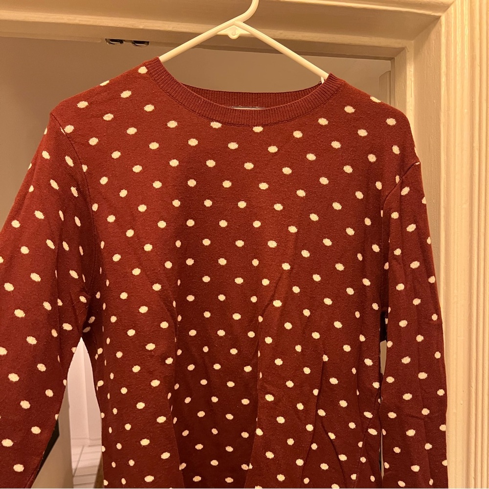 men’s top man maroon and white polka dot sweater